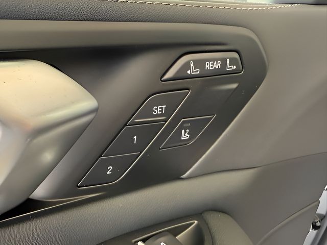 2026 BMW X7 40i - Photo 20