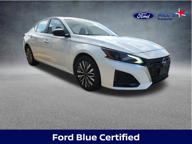 Glacier White 2025 Nissan Altima Sedan Front-Wheel Drive Continuously Variable Transmission