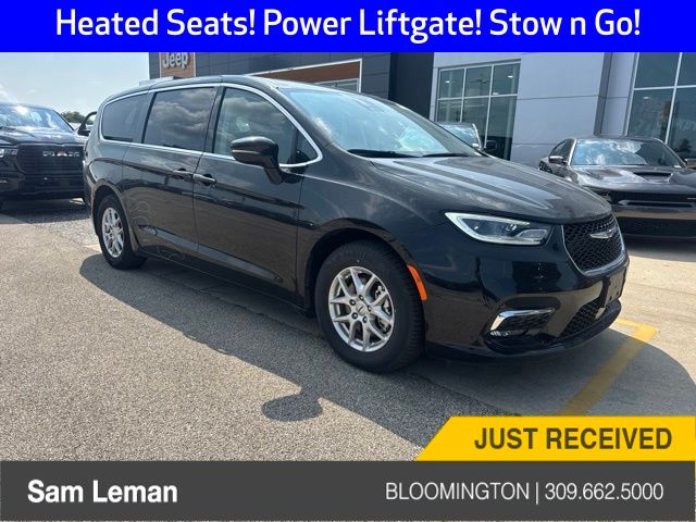Diamond Black Crystal Pearlcoat 2024 Chrysler Pacifica Minivan Front-Wheel Drive 9-Speed Automatic