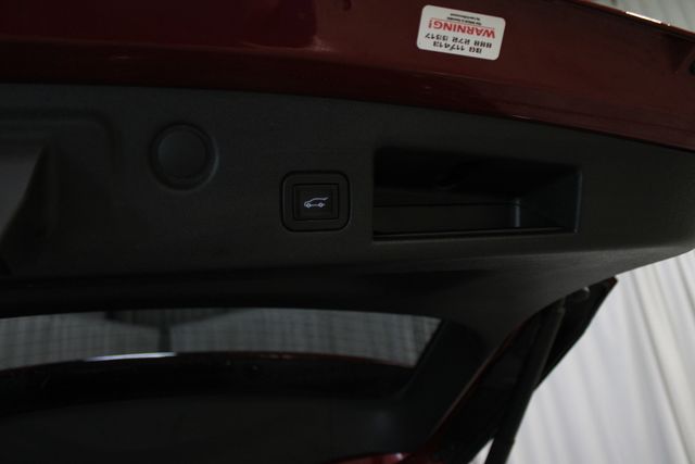 Used 2018 Red Chevrolet LT image 31