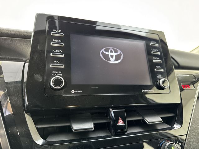 2021 Toyota Camry Hybrid SE photo