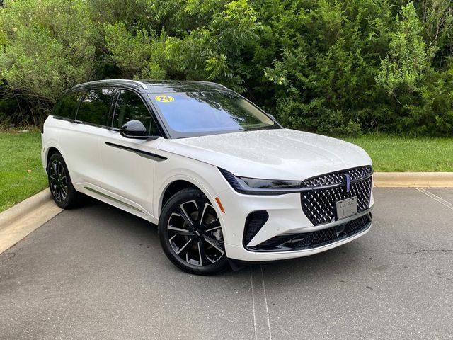 White Platinum Clearcoat Metallic 2024 Lincoln Nautilus Hybrid Reserve AWD SUV / Crossover All-Wheel Drive Continuously Variable Transmission