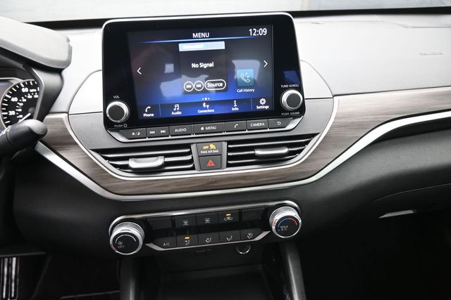 Used 2024 Nissan Altima Sedan