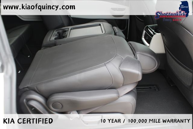 Used 2024 Kia Carnival Van