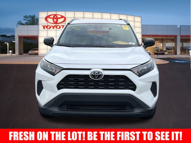 2019 Toyota RAV4 LE 2