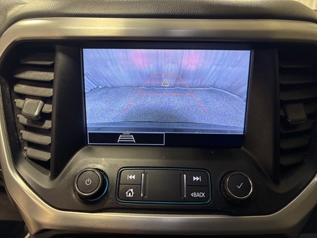 2020 GMC Acadia SLE photo