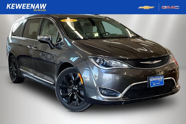 2017 Chrysler Pacifica Limited FWD