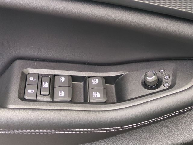 New 2026 Diamond Black Crystal Pearlcoat Jeep Laredo X image 14