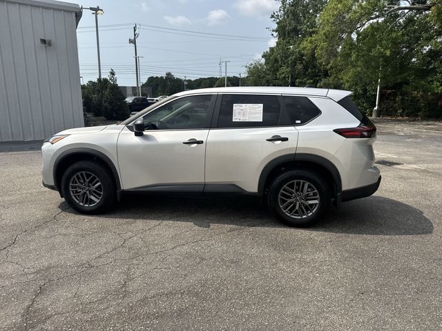 Used 2025 Silver Nissan S image 8