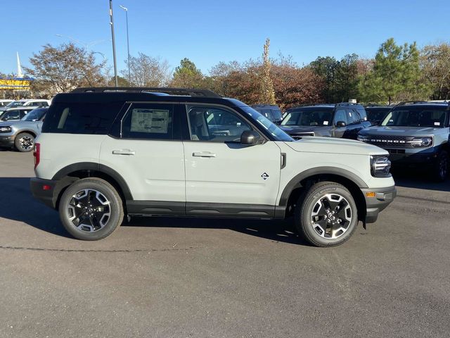 2024 Ford Bronco Sport Outer Banks 2