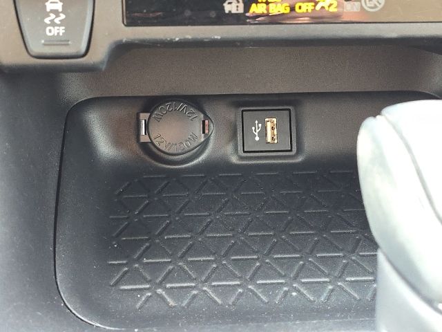 2023 Toyota RAV4 XLE:B02167