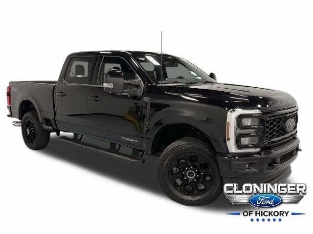 Agate Black Metallic 2026 Ford F-250 Super Duty Pickup Truck Four-Wheel Drive Automatic