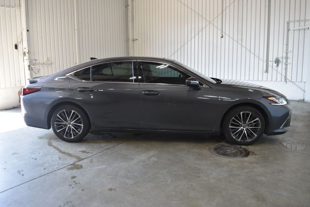 Used 2022 Lexus ES 350 with VIN 58ADZ1B12NU119045 for sale in Kansas City