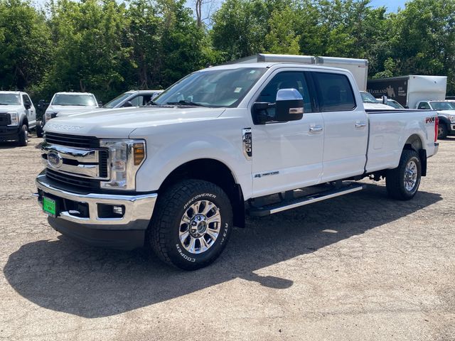 Oxford White 2019 Ford F-350 Super Duty XLT Crew Cab 4WD Pickup Truck Four-Wheel Drive 6-Speed Automatic