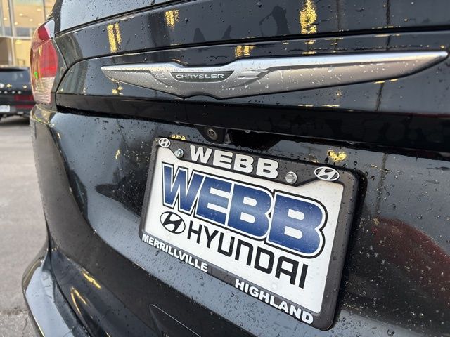 Used 2023 Black Chrysler LX image 6