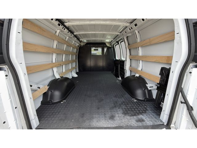 Used 2025 White Chevrolet Work Van image 32