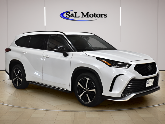 White (Wind Chill Pearl) 2022 Toyota Highlander XSE AWD SUV / Crossover All-Wheel Drive 8-Speed Automatic