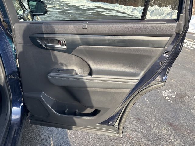 used 2021 Toyota Highlander Hybrid car, priced at $29,699