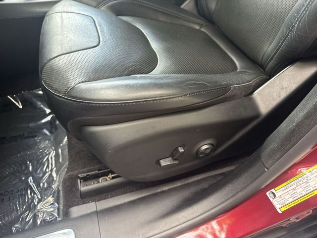 Used 2019 Red Jeep Limited image 30