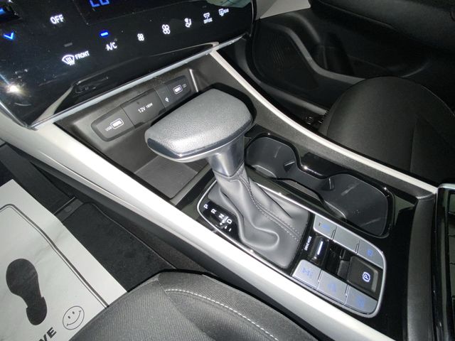 Used 2024 Black Hyundai SEL image 19