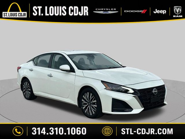 Pearl White Tricoat 2024 Nissan Altima Sedan Front-Wheel Drive Continuously Variable Transmission