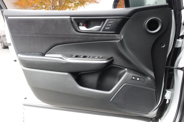 used 2018 Honda Clarity Plug-In Hybrid car, priced at $9,399