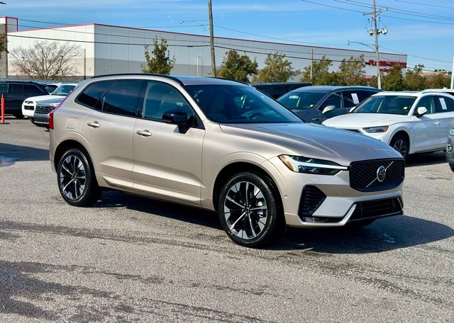 2026 Volvo XC60 B5 Plus