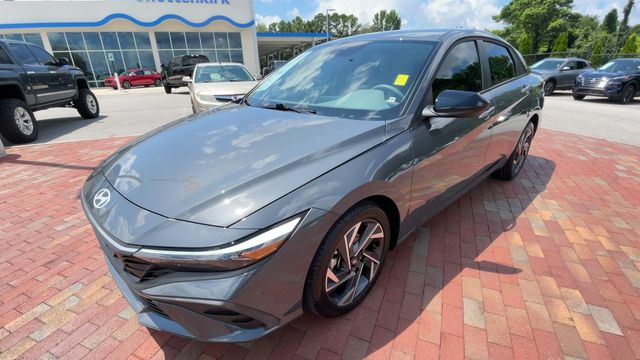 Used 2025 Hyundai Elantra Sedan
