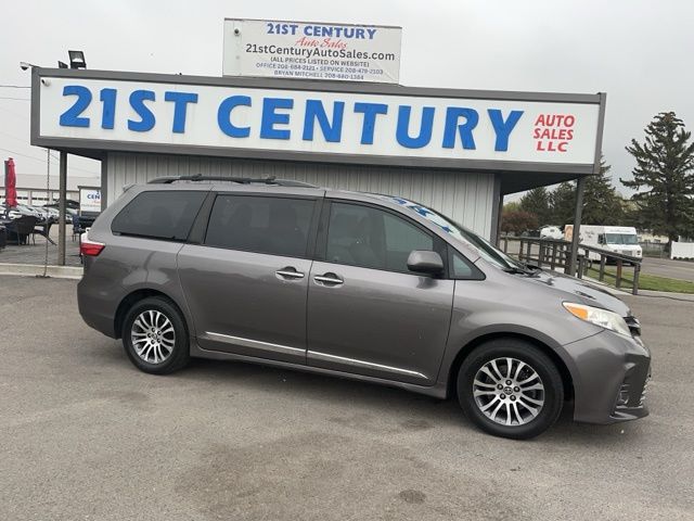 Celestial Silver Metallic 2019 Toyota Sienna XLE 7-Passenger FWD with Auto-Access Seat Minivan Front-Wheel Drive 8-Speed Automatic