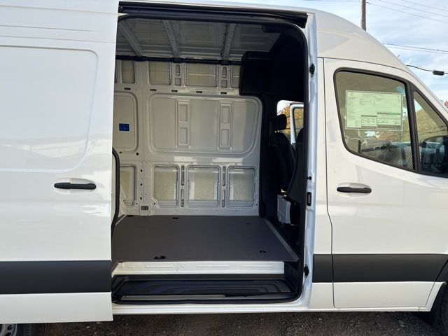 2025 Mercedes-Benz Sprinter 2500 Cargo 144 WB photo