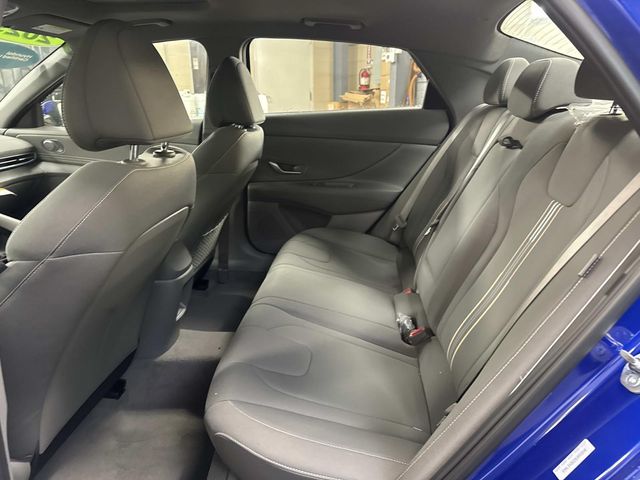 2025 Hyundai Elantra - Image 19