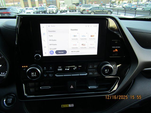 used 2023 Toyota Highlander car, priced at $34,999