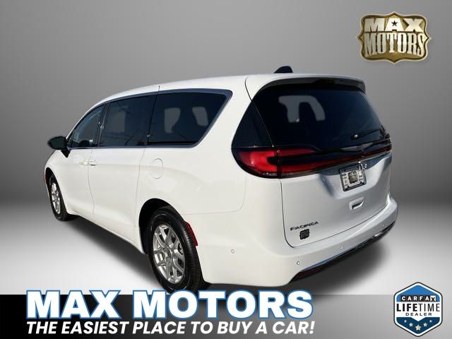 2024 Chrysler Pacifica Touring L 6