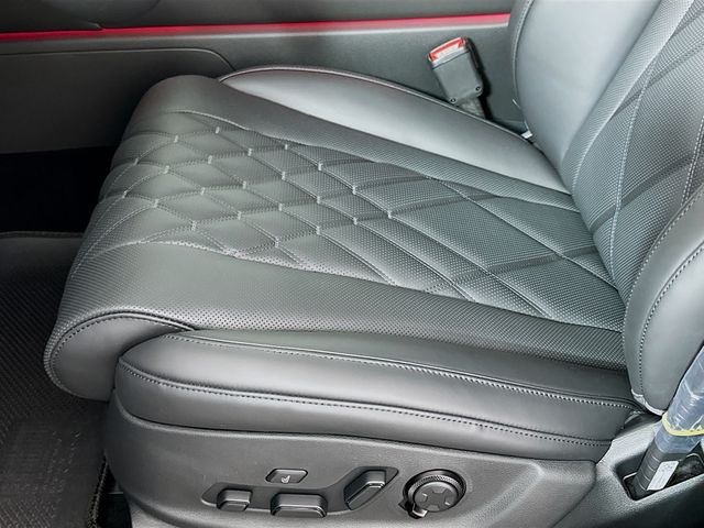 Thumbnail: 2026 Genesis GV80 - 21