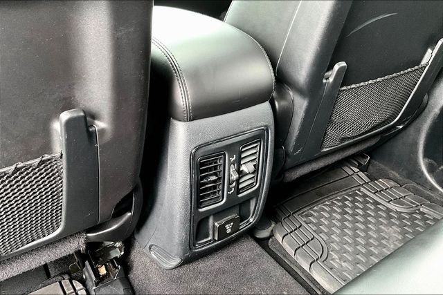 Used 2020 White Jeep Altitude image 10