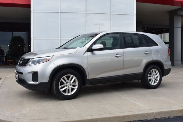Used 2014 Kia Sorento LX with VIN 5XYKT3A64EG500507 for sale in Quincy, IL