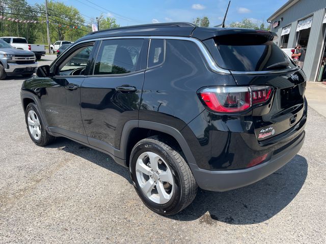 2021 Jeep Compass Latitude - Diamond Black exterior view 5