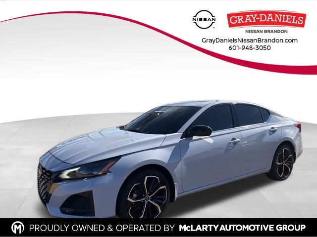 2024 Nissan Altima SR's photo