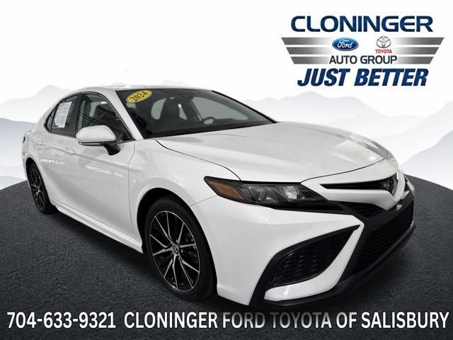 Ice 2024 Toyota Camry Sedan Front-Wheel Drive 8-Speed Automatic