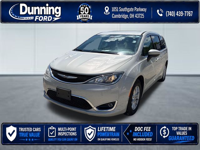 Tusk White 2017 Chrysler Pacifica Minivan Front-Wheel Drive 9-Speed Automatic