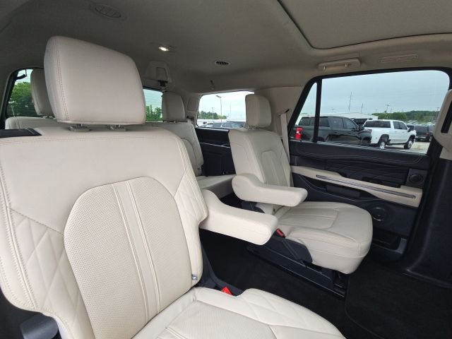 2023 Ford Expedition Platinum:168660A