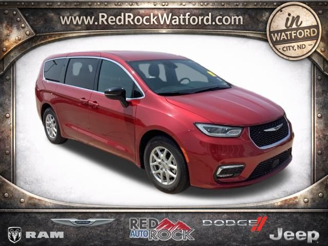 Red Hot Pearlcoat 2025 Chrysler Pacifica Minivan Front-Wheel Drive 9-Speed Automatic