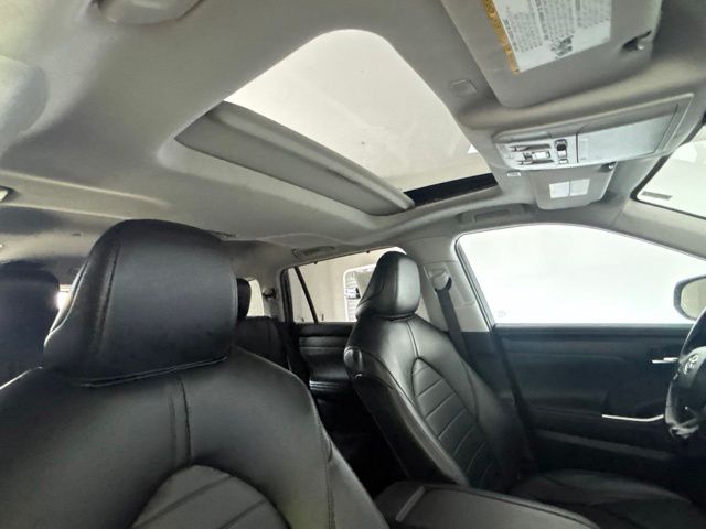 Used 2023 Toyota Highlander SUV