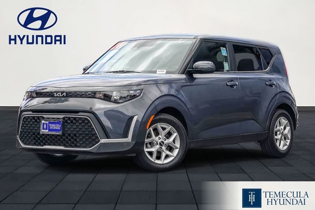 Gray 2024 Kia Soul LX FWD SUV / Crossover Front-Wheel Drive Continuously Variable Transmission