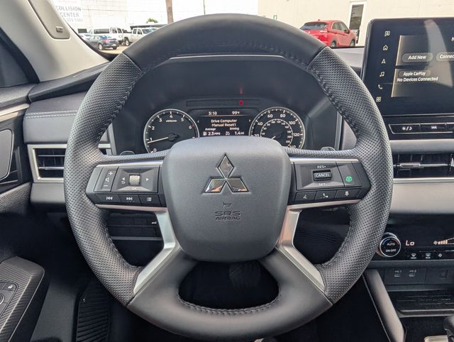 Used 2025 Black Mitsubishi SE image 15