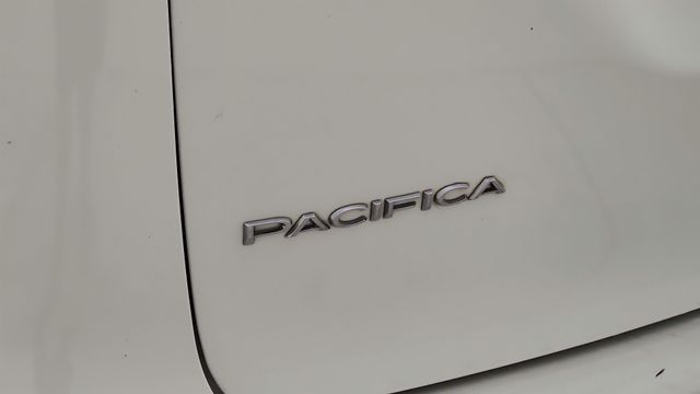 2017 Chrysler Pacifica Touring L Plus White at Community Kia