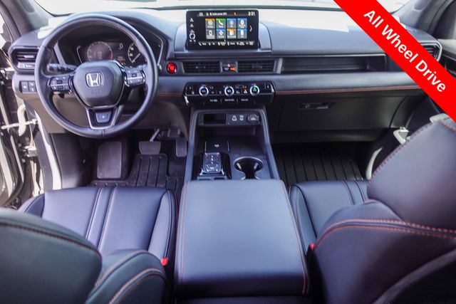 Used 2025 Honda Pilot SUV