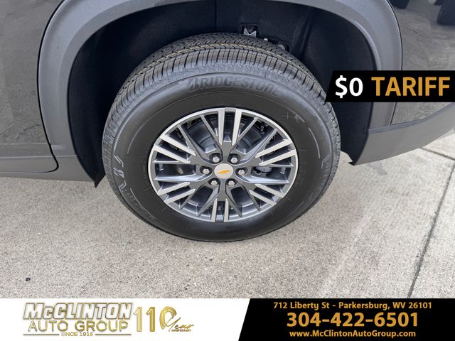 2025 Mosaic Black Metallic Chevrolet Traverse LT AWD SUV