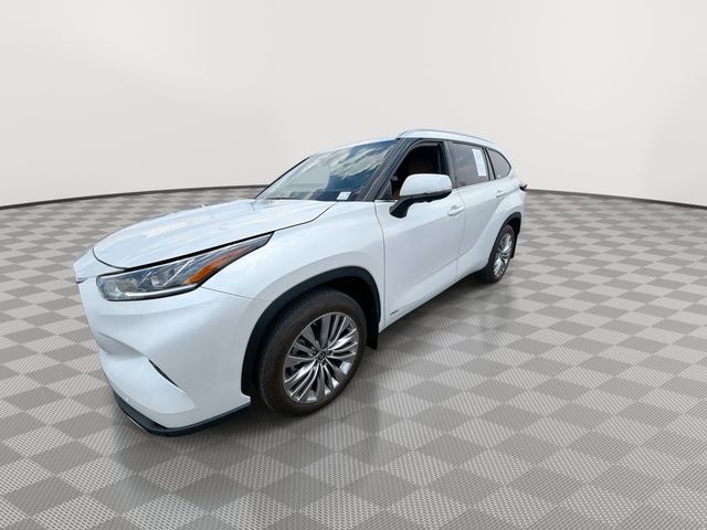 Used 2025 Toyota Highlander Hybrid SUV