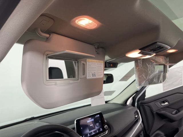 2025 Everest White Pearl Nissan Rogue SV FWD SUV